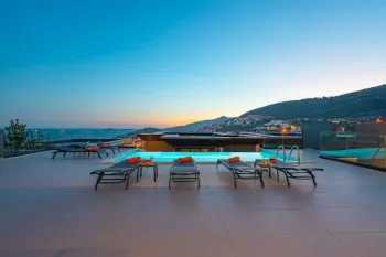 Kiziltas Kalkan 精美独栋别墅，享无敌海景